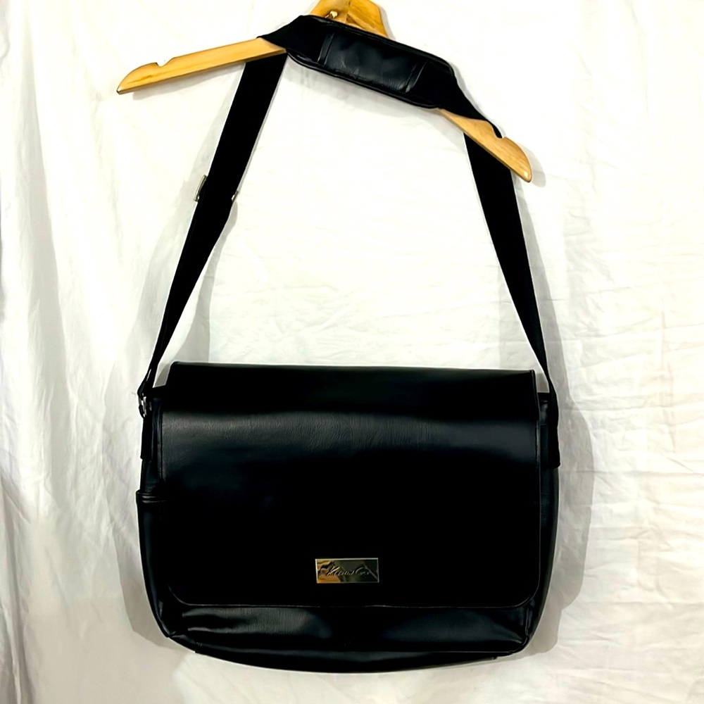 Kenneth Cole satchel. 100% pvc.